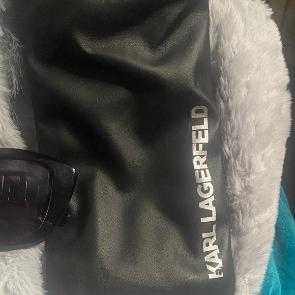 ?? Karl Lagerfeld Black Sunglasses with Logo Pouch and Wipe. Silver Details ?? main image 4